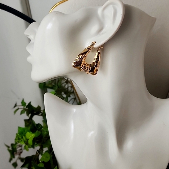 Med Triangle Hoop Earrings Gold Filled - Picture 3 of 9